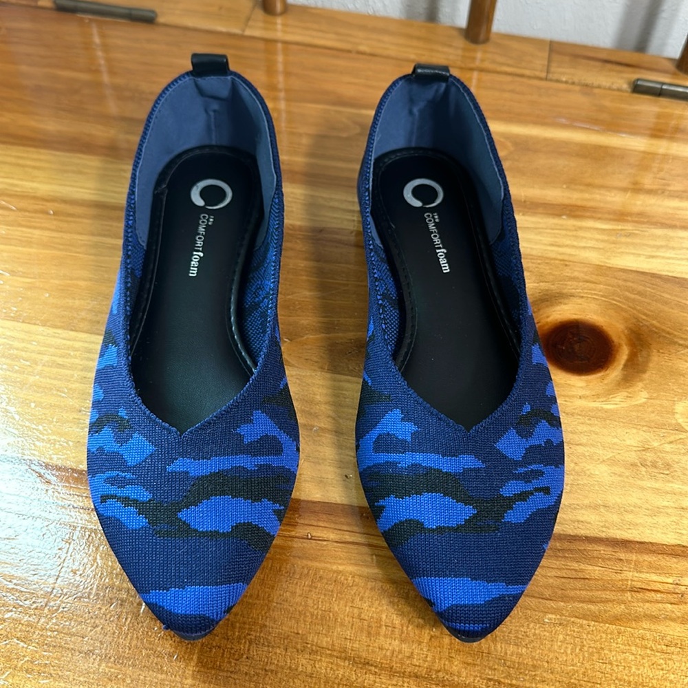New blue camo slip on flats shoes soft knit true comfort foam size 7